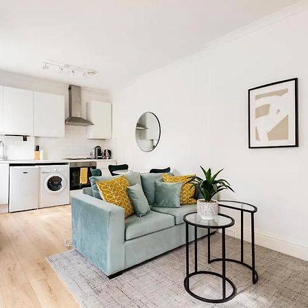 Stylish One Bedroom Apartment In Greater Londra Exterior foto
