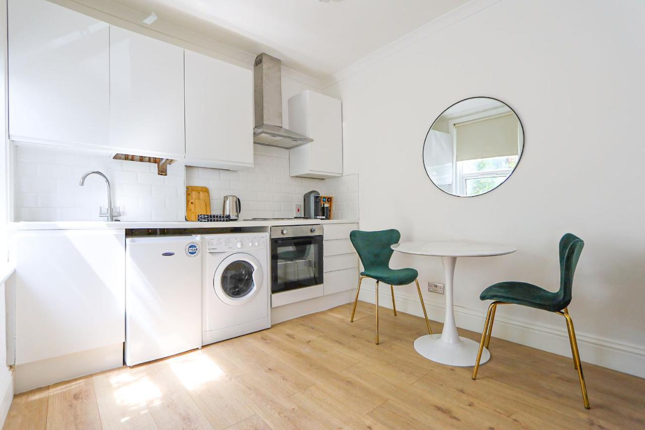Stylish One Bedroom Apartment In Greater Londra Exterior foto