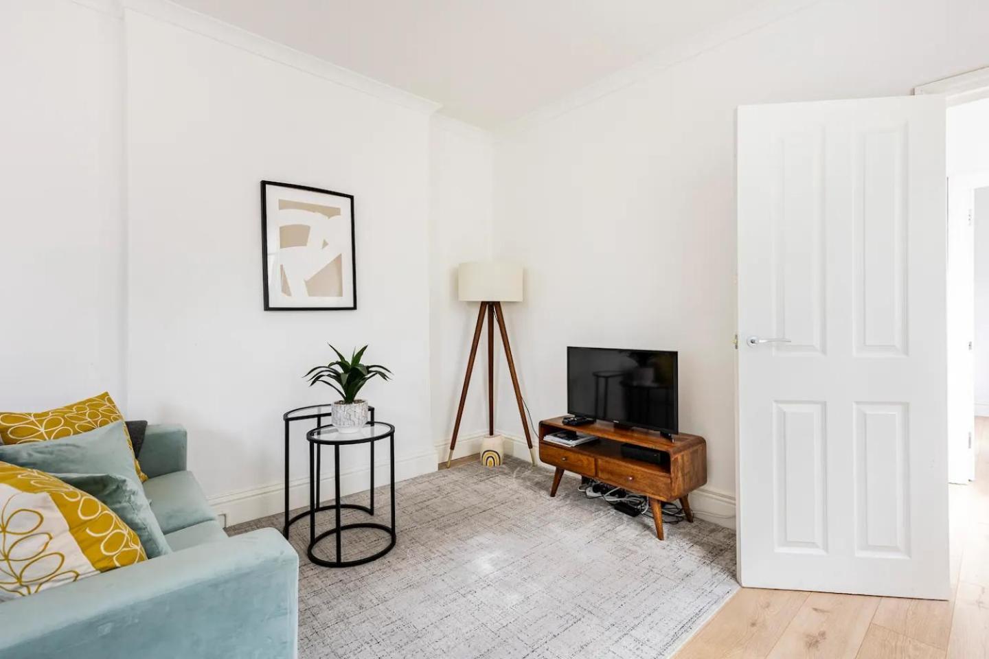 Stylish One Bedroom Apartment In Greater Londra Exterior foto