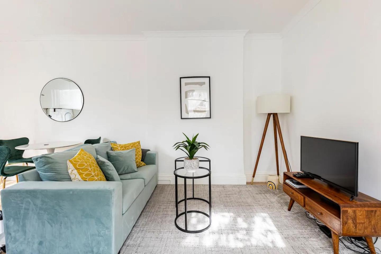 Stylish One Bedroom Apartment In Greater Londra Exterior foto